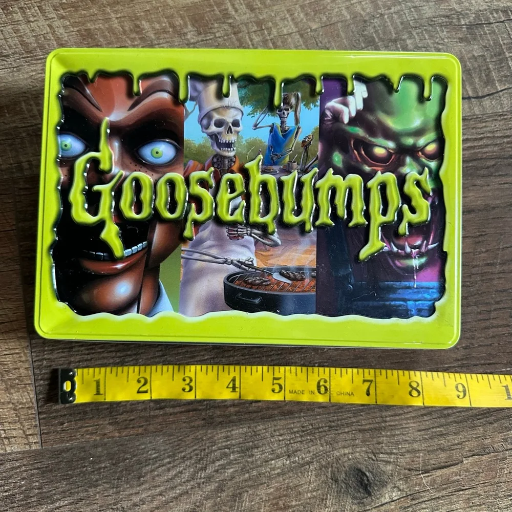 Collectors Scholastic Goosebumps Book Set with metal tin